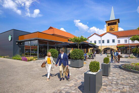 Premier Outlet Budapest Appoints Coniq to Increase Customer Engagement